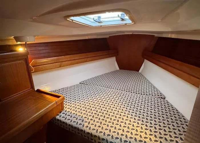 Botel Voilier Dufour Classic 35 Hendaye